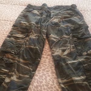 Awesome Camo pants, Large🖤